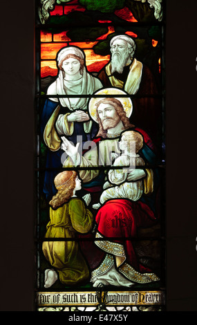 Leiden die kleinen Kinder, Glasmalerei, St. Paul's Kirche, Fazeley, Staffordshire, England, UK Stockfoto