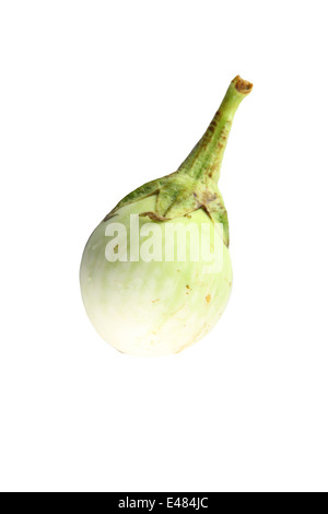 Grüne Aubergine isoliert auf weißem Hintergrund. Stockfoto