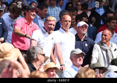 Wimbledon, London UK. 4. Juli 2014. Wimbledon Championships 2014, AELTC, London, ITF Grand Slam Tennis-Turnier. Herren Einzel Halbfinale. Boris Becker kommt für das Match Djokovic Credit: Action Plus Sport/Alamy Live News Stockfoto