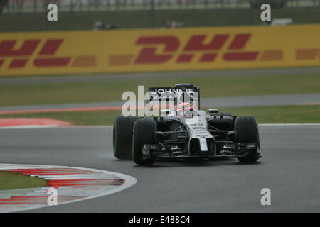 Silverstone, Northants, Großbritannien. 5. Juli 2014. Britische Formel 1 Grand Prix, Qualifikation. Jenson Button nimmt seinen McLaren-Mercedes MP4/29 an 3. Position für Rennen am Sonntag Credit: Action Plus Sport/Alamy Live News Stockfoto