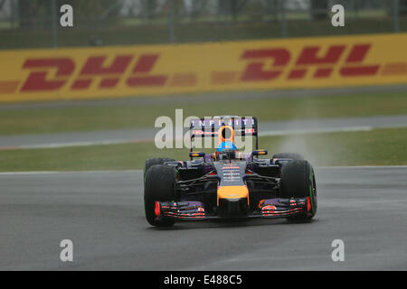 Silverstone, Northants, Großbritannien. 5. Juli 2014. Britische Formel 1 Grand Prix, Qualifikation. Sebastian Vettel nimmt seine Infiniti Red Bull Racing RB10 auf den 2. Platz für Sonntage Rennstart Credit: Action Plus Sport/Alamy Live News Stockfoto