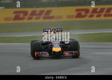 Silverstone, Northants, Großbritannien. 5. Juli 2014. Britische Formel 1 Grand Prix, Qualifikation. Sebastian Vettel nimmt seine Infiniti Red Bull Racing RB10 auf den 2. Platz für Sonntage Rennstart Credit: Action Plus Sport/Alamy Live News Stockfoto