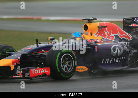 Silverstone, Northants, Großbritannien. 5. Juli 2014. Britische Formel 1 Grand Prix, Qualifikation. Sebastian Vettel nimmt seine Infiniti Red Bull Racing RB10 auf den 2. Platz für Sonntage Rennstart Credit: Action Plus Sport/Alamy Live News Stockfoto