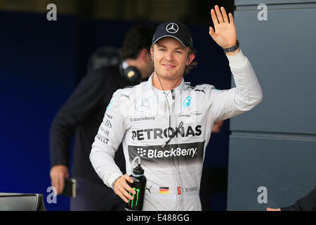 Silverstone, Northants, Großbritannien. 5. Juli 2014. Britische Formel 1 Grand Prix, Qualifikation. Nico Rosberg nimmt seinen Mercedes AMG Petronas F1 W05 Pol für Sonntag Rennen Credit: Action Plus Sport/Alamy Live News Stockfoto