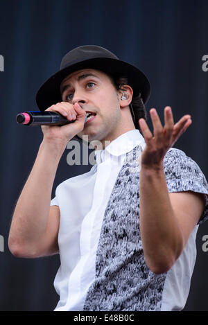 London, UK, 07.05.2014: Maxïmo Park spielen Britische Sommerzeit Hyde Park. Personen im Bild: Paul Smith. Bild von Julie Edwards Stockfoto