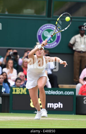 Wimbledon, London UK. 5. Juli 2014. Damen Einzel Finale match gegen Tschechische Republik Petra Kvitova bei der 2014 Wimbledon Championships in Wimbledon, Südwesten von London, am 5. Juli 2014. Eugenie Bouchard (können) Kredit: Aktion Plus Sport/Alamy Live-Nachrichten Stockfoto