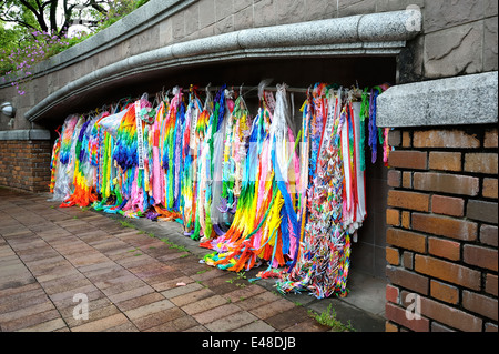 Farbiges Papier Kran Ketten Stockfoto