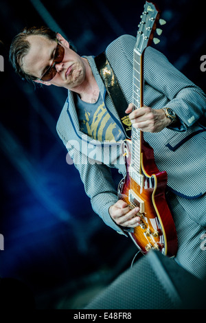 Joe Bonamassa live beim Pinkpop Festival 2014 in Niederlande © Roberto Finizio/Alamy Live News Stockfoto