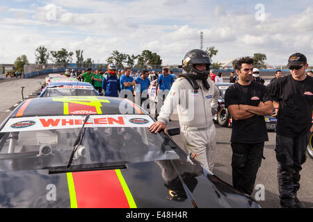 Tours, Frankreich. 5. Juli 2014. Racer zu Beginn der Nascar Whelen Euroserie auf dem Speedway Tours, Tours, Frankreich. Stockfoto