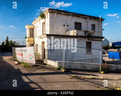 Enderby Haus - Zugenagelten, vernachlässigt und verfiel, eine verlassene und leere Klasse ll aufgelistet Haus in Greenwich, London, UK. Stockfoto