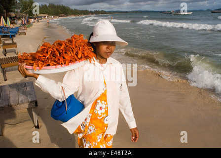 Krebse in Sihanoukville Strand zu verkaufen. Ankunft in Sikanouville, nach einer leicht 4 Stunden Busfahrt mit Mekong Express Angkor wir wir Stockfoto