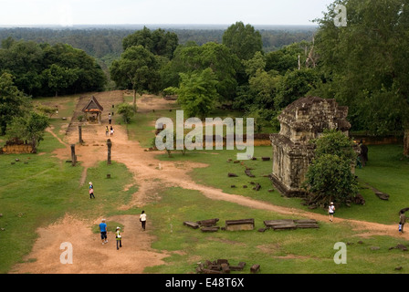 Phnom Bakheng Tempel. Phnom Bakheng ist einer der ältesten Tempel Angkors. Es wurde als ein Staatstempel zwischen dem späten neunten gebaut und Stockfoto