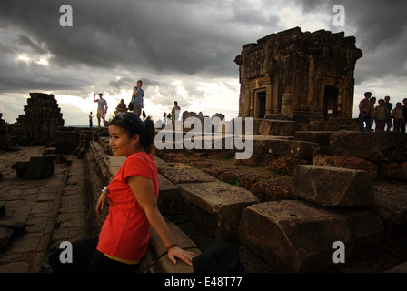 Phnom Bakheng Tempel. Phnom Bakheng ist einer der ältesten Tempel Angkors. Es wurde als ein Staatstempel zwischen dem späten neunten gebaut und Stockfoto