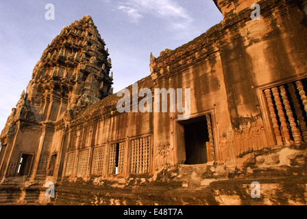 Rückseite des Angkor Wat. Angkor in Kambodscha. Die Tempel von Angkor, gebaut von der Khmer-Zivilisation zwischen 802 und 1220 n. Chr. transpa Stockfoto