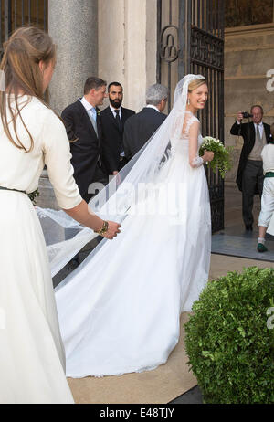 Rom, Italien. 5. Juli 2014. Elisabetta Rosboch von Wolkenstein kommt für ihre Hochzeit mit Prinz Amedeo von Belgien in Rom, 5. Juli 2014 in der Basilica di Santa Maria in Trastevere. Foto: Albert Nieboer/RPE / / - Nr. WIRE SERVICE-/ Dpa/Alamy Live News Stockfoto