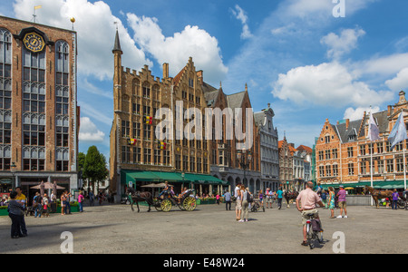 Brügge, Belgien - 13. Juni 2014: Der Grote Marktplatz. Stockfoto