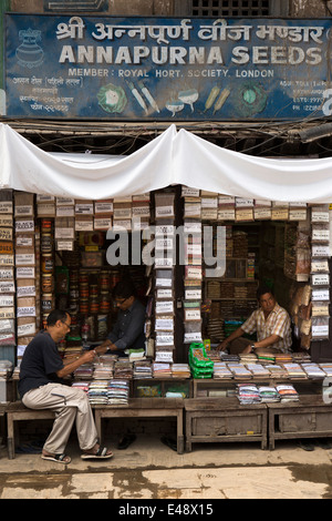 Nepal, Kathmandu, Asan Tole, Annapurna-Samen-Shop, Verkauf Gewürze und landwirtschaftliches Saatgut Stockfoto