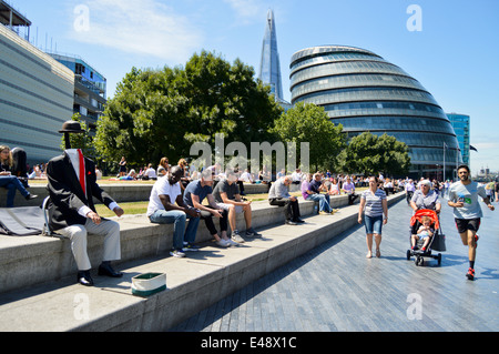 Ansicht des Rathauses zeigt die Scherbe und mehr London Riverside, Southwark, London, England, Vereinigtes Königreich Stockfoto