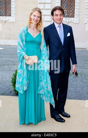 Rom, Italien. 5. Juli 2014. Erzherzogin Marie-Christine und Graf Rodolphe de Limburg Stirum Österreichs kommen für die Hochzeit der belgische Prinz Amedeo und Lili Rosboch an der Basilica di Santa Maria in Trastevere in Rom, 5. Juli 2014. Foto: Patrick van Katwijk/Niederlande und Frankreich aus - NO-Draht-SERVICE-/ Dpa/Alamy Live News Stockfoto