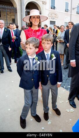 Rom, Italien. 5. Juli 2014. Prinzessin Claire, Prinz Nicolas und Prinz Aymeric von Belgien verlassen nach der Hochzeit der belgische Prinz Amedeo und Lili Rosboch an der Basilica di Santa Maria in Trastevere in Rom, 5. Juli 2014. Foto: Patrick van Katwijk/Niederlande und Frankreich aus - NO-Draht-SERVICE-/ Dpa/Alamy Live News Stockfoto