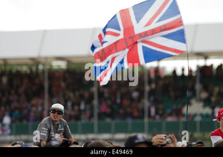 Sonntag, 6. Juli. Lewis Hamilton (GBR), Mercedes-Formel-1-Team feiert den 2014 britische Formel1 GRND Prix, Silverstone im Vereinigten Königreich. Stockfoto