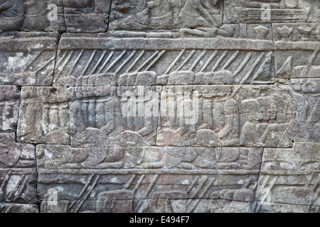 Flachreliefs mit Soldaten zu einer Seeschlacht, Banteay Chhmar Tempel, Kambodscha Stockfoto