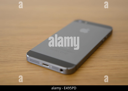 Selective focus photo of an iPhone 5S Stockfoto