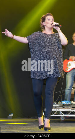 Großen Tew, UK. 6. Juli 2014. Sam Bailey auf der Hauptbühne am Cornbury Festival Credit: Charlie Bryan/Alamy Live News Stockfoto