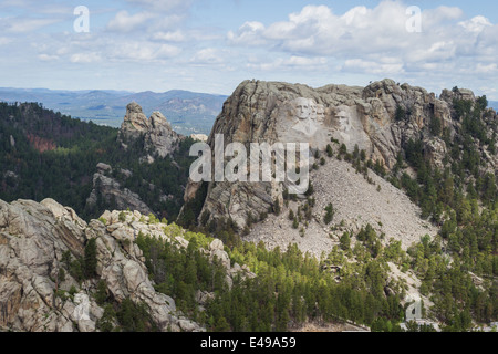 Luftaufnahme von Mount Rushmore an einem bewölkten Frühlingsmorgen Stockfoto