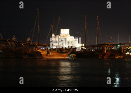 Dhau-Hafen bei Nacht, Doha, Katar Stockfoto