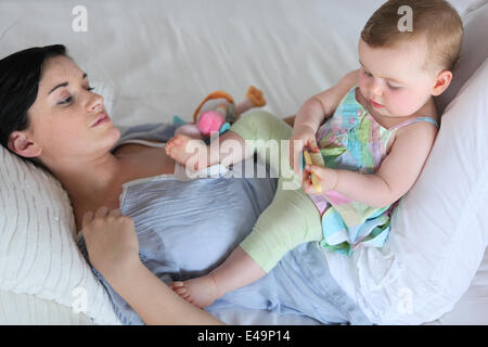 Mutter mit baby Stockfoto