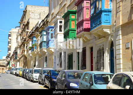 Häuser mit traditionellen Gallarija Balkonen, Sliema (Tas-Sliema), Northern Hafenviertel, Malta Xlokk Region, Malta Stockfoto