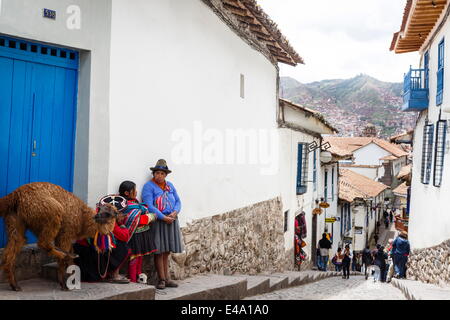 Straßenszene in San Blas Nachbarschaft, Cuzco, Peru, Südamerika Stockfoto