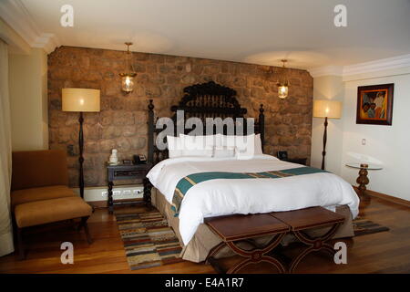 Klostermauer in einem Zimmer im Marriott Hotel, Cuzco, Peru, Südamerika Stockfoto