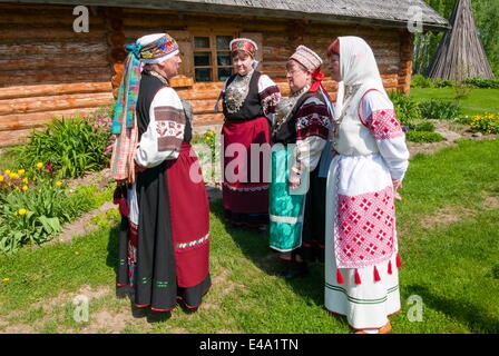 Seto-Frauen in Tracht, Seto Bauernmuseum, Varska, Estland, Baltikum, Europa Stockfoto