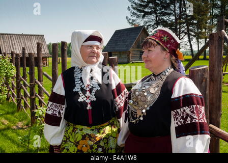 Seto-Frauen in Tracht, Seto Bauernmuseum, Varska, Estland, Baltikum, Europa Stockfoto