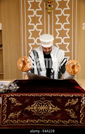 Lesung der Thora in Beth Yaacov Synagoge, Paris, Frankreich, Europa Stockfoto