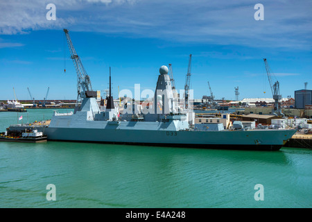 HMS Dauntless UK Marine Schiffe im Hafen von Portsmouth Harbour England Stockfoto