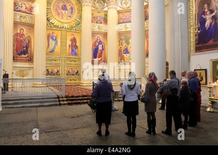 Orthodoxe Taufe, Dreifaltigkeits-Kathedrale, St. Petersburg, Russland, Europa Stockfoto