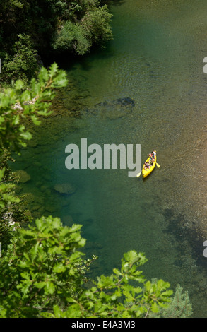 Menschen am Fluss Tarn in Frankreich Kajak Stockfoto