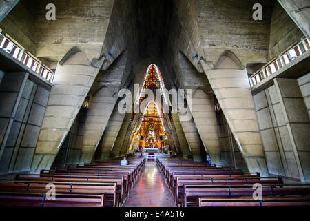 Glasmalerei in der Basilika Catedral Nuestra Senora De La Altagracia Higuey, Dominikanische Republik, Karibik, Karibik Stockfoto