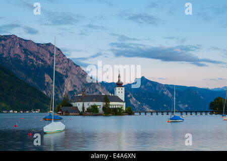 Malerische Schloss Ort, See Traunsee, Gmunden, Salzkammergut, Oberösterreich, Österreich, Europa Stockfoto