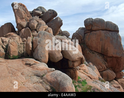 Granitfelsen in Perros-Guirec an der rosa Granit Küste in der Bretagne, Frankreich Stockfoto