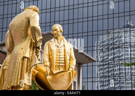 Statuen von Matthew Boulton, James Watt und William Murdoch, Broad St, Birmingham, England, Vereinigtes Königreich Stockfoto
