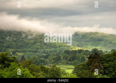 Morgennebel über dem Tal des Dee aus Pontcysyllte Aquädukt, Wales, Großbritannien Stockfoto