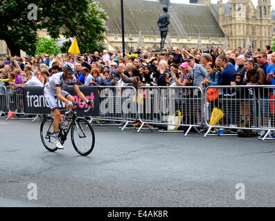 London, UK. 7. Juli 2014. Dritte Etappe der Tour de France bringt London zum Stillstand. Bildnachweis: Rachel Megawhat/Alamy Live-Nachrichten Stockfoto