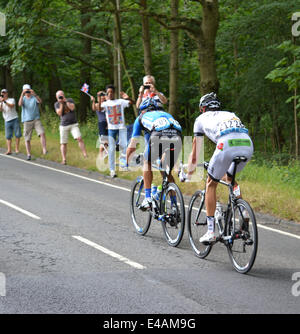 Epping, UK. 7. Juli 2014. Tour de France 2014 von Cambridge nach London. Die Teilnehmer treten in Epping, Essex auf ihrem Weg nach London. 7. Juli 2014. Bildnachweis: Doniphane Dupriez/Alamy Live-Nachrichten Stockfoto