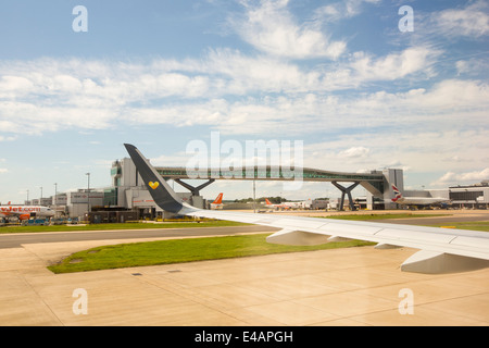 Kommen in Gatwick Flughafen, Vereinigtes Königreich. Stockfoto