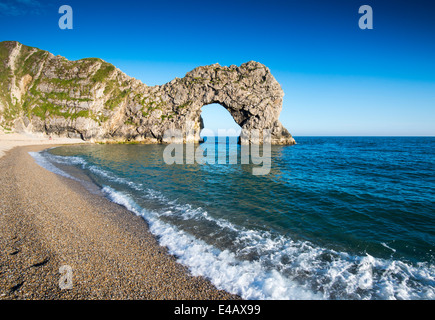 Einem sonnigen Sommerabend bei Durdle Door, Dorest England UK Stockfoto