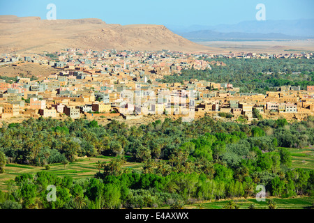 Ait quaritane, tinerhir am Wadi, Fluss Todra, Route 703 in der Nähe der Todra-schlucht, südlichen Marokko Stockfoto